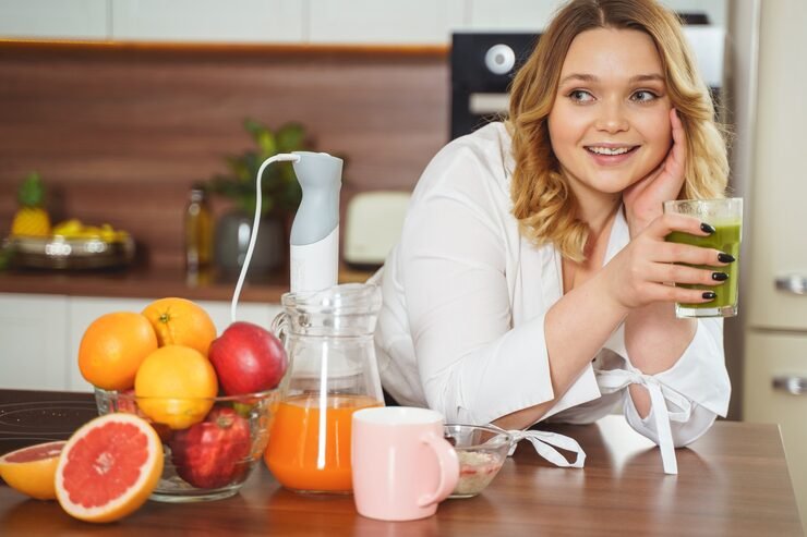 Natural homemade detox drinks for weight loss prepared at home